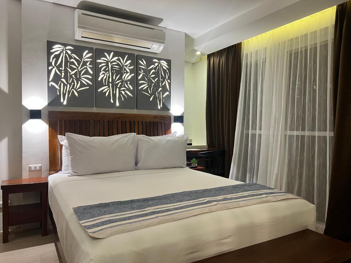 Aira Boracay Hotel 3*