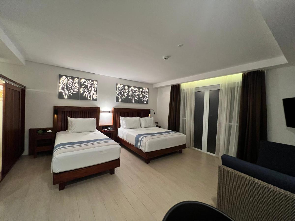 Aira Boracay 3*